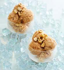 Gelato semplice alla nocciola