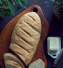 Pane al rosmarino e salvia