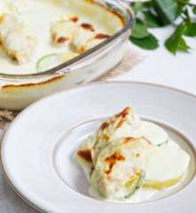 Bacalhau gratinado com molho de queijos