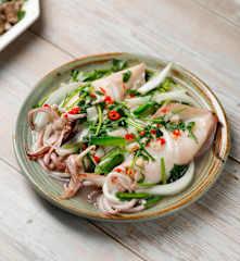 Mực hấp kiểu Thái