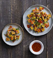 Burmese chickpea tofu with spicy dipping sauce