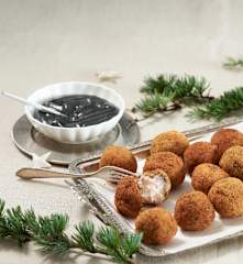 Croquetas de pulpo con mayonesa de tinta de calamar