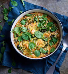 Fritata de salmão, agrião e leite de coco