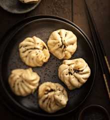 Baozi au sésame noir