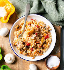 Reis mit Huhn und Pilzen