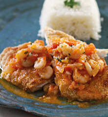 Filé de peixe com molho de camarão