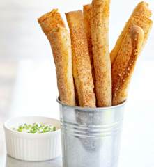 Grisines con hierbas, sésamo y parmesano