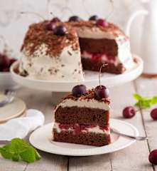 Tort czekoladowy z wiśniami