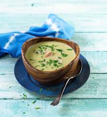 Christophene-Cremesuppe mit Räuchersaibling