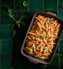 Penne de atum com manjericão