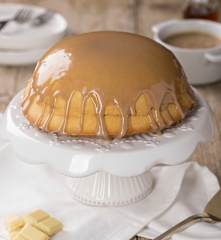 Zuccotto ubriaco con glassa al cioccolato bianco