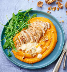 Poulet au quatre-épices, purée de butternut au gorgonzola