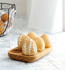 Huevos de color naranja