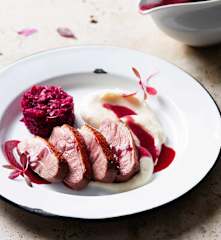 Petti d'anatra Sottovuoto con cavolo rosso e purè di sedano