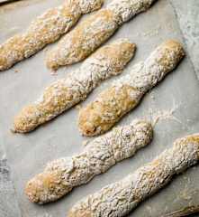 Mini Filoni with Green Olives - Piccoli filoni alle olive verdi