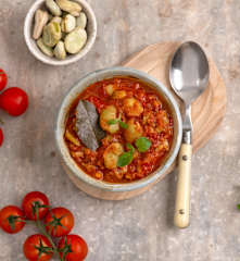 Bób w sosie pomidorowym po grecku