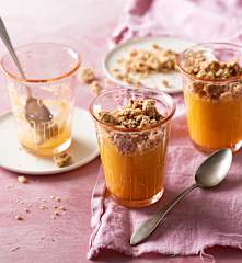 Compota de manzana y mango con granola de quinoa