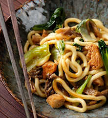 Makaron udon z kurczakiem
