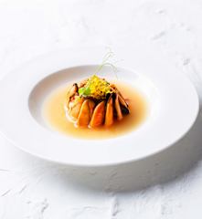 Caldo ibérico con mejillones y gambones