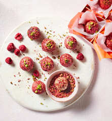 Himbeer-Pistazien-Energyballs