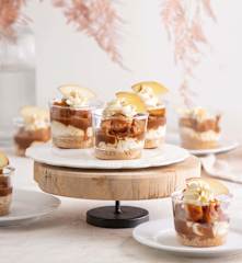 Szarlotka w pucharkach