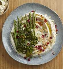 Verdure al vapore con hummus di cavolfiore