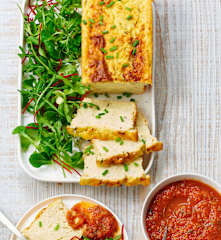 Terrine de poisson légère, sauce tomate au basilic
