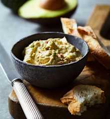 Avocado-Sardellen-Aufstrich