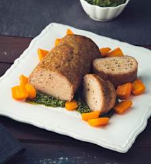 Polpettone di tacchino con erbette e pesto di rucola