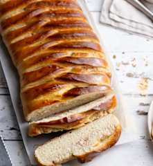 Brioche de presunto e queijo