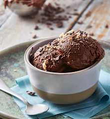Helado vegano de chocolate sin azúcar