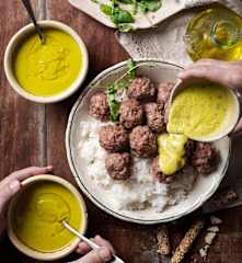 Crema de verduras, albóndigas en salsa de mostaza con arroz