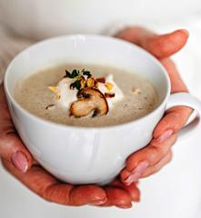 Houbové cappuccino s lískovými ořechy