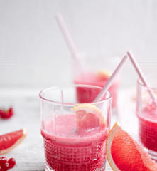 Jugo rosa de toronja y fresa