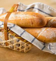 Bánh mì vỏ giòn (bánh mì baguette)