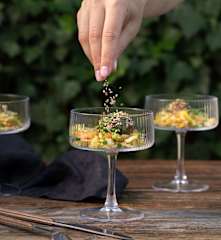 Klopsiki w azjatyckim sosie z surówką