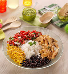 Ensalada mexicana con arroz y guacamole
