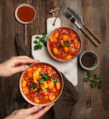 Gnocchi z kurczakiem w sosie pomidorowo-paprykowym