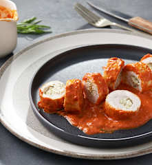 Rollitos de pollo al vacío con salsa de pimientos