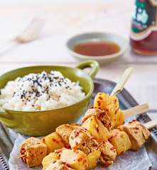 Brochetas de pollo y piña