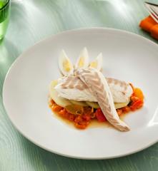 Ratatouille en zeebaars met aardappelen en eieren