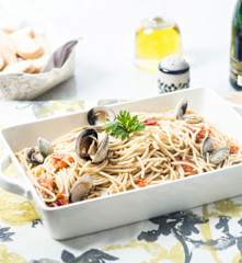 Spaghetti con almejas y vino blanco
