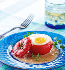 Huevos poché en jitomate